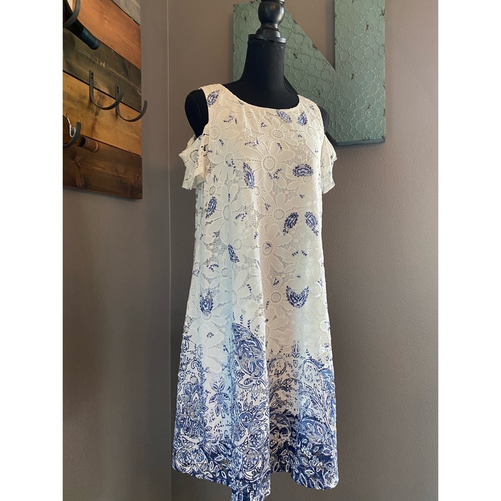 Women’s dress. NWT. Size M.